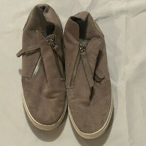 Steve Madden Gray Suede Zip Wedge Sneakers Size 6
